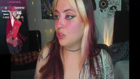 Snapshot of luna_ray420 chatting on 24, 10, 2025 MISS LUNA  online show from 24, 10, 2025