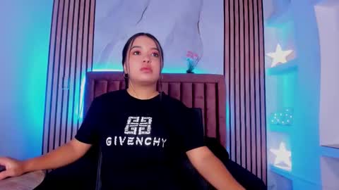 Snapshot of luna_sweeett_ chatting on 23, 10, 2025 Luna online show from 23, 10, 2025