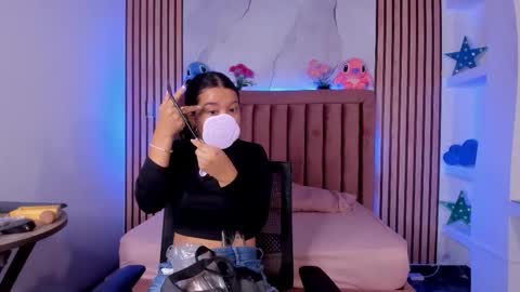 Snapshot of luna_sweeett_ chatting on 12, 11, 2025 Luna online show from 12, 11, 2025