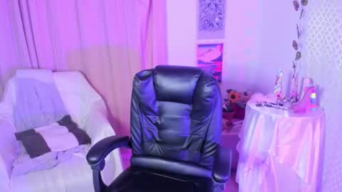 Snapshot of luna_velvet213 chatting on 21, 5, 2026 Beth Lane online show from 21, 5, 2026