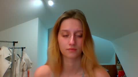 Snapshot of luna_xsensual chatting on 2, 12, 2024 L U N A  online show from 2, 12, 2024