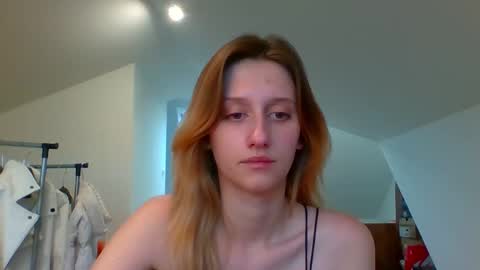 Snapshot of luna_xsensual chatting on 4, 12, 2024 L U N A  online show from 4, 12, 2024