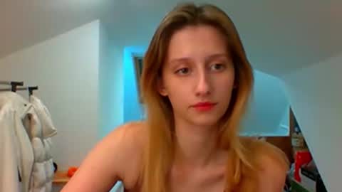 Snapshot of luna_xsensual chatting on 18, 12, 2024 L U N A  online show from 18, 12, 2024