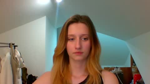 Snapshot of luna_xsensual chatting on 27, 12, 2024 L U N A  online show from 27, 12, 2024