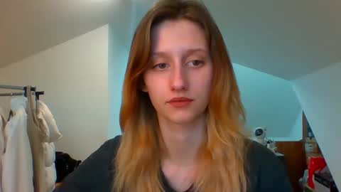 Snapshot of luna_xsensual chatting on 2, 1, 2025 L U N A  online show from 2, 1, 2025