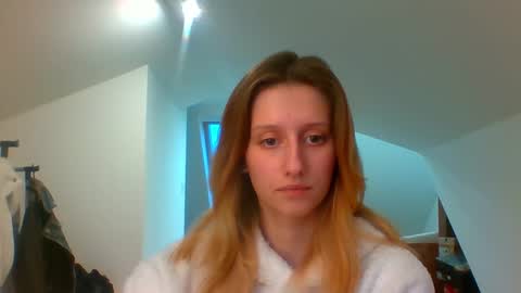 Snapshot of luna_xsensual chatting on 8, 1, 2025 L U N A  online show from 8, 1, 2025