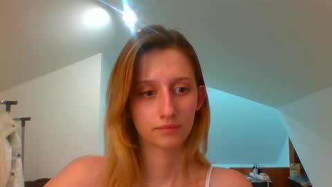 Snapshot of luna_xsensual chatting on 10, 1, 2025 L U N A  online show from 10, 1, 2025
