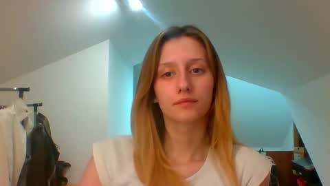 Snapshot of luna_xsensual chatting on 15, 1, 2025 L U N A  online show from 15, 1, 2025
