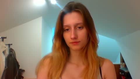 Snapshot of luna_xsensual chatting on 17, 1, 2025 L U N A  online show from 17, 1, 2025