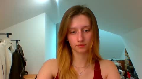 Snapshot of luna_xsensual chatting on 5, 2, 2025 L U N A  online show from 5, 2, 2025