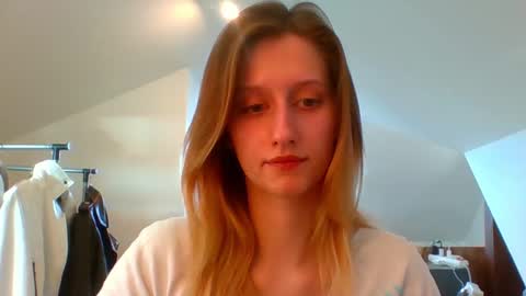 Snapshot of luna_xsensual chatting on 19, 2, 2025 L U N A  online show from 19, 2, 2025