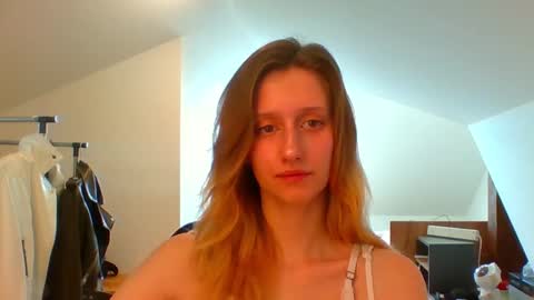 Snapshot of luna_xsensual chatting on 25, 2, 2025 L U N A  online show from 25, 2, 2025