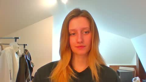 Snapshot of luna_xsensual chatting on 26, 2, 2025 L U N A  online show from 26, 2, 2025