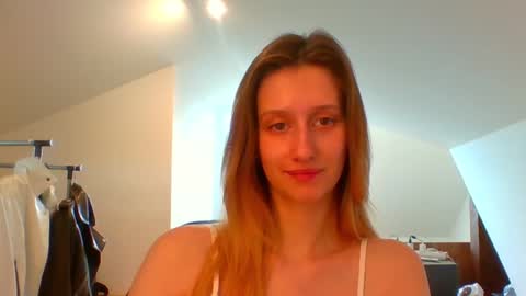 Snapshot of luna_xsensual chatting on 28, 2, 2025 L U N A  online show from 28, 2, 2025