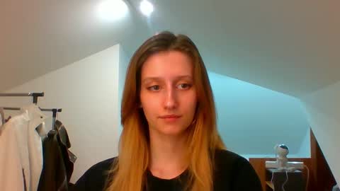 Snapshot of luna_xsensual chatting on 5, 3, 2025 L U N A  online show from 5, 3, 2025
