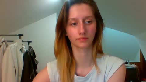 Snapshot of luna_xsensual chatting on 10, 3, 2025 L U N A  online show from 10, 3, 2025