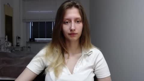 Snapshot of luna_xsensual chatting on 15, 9, 2025 L U N A  online show from 15, 9, 2025