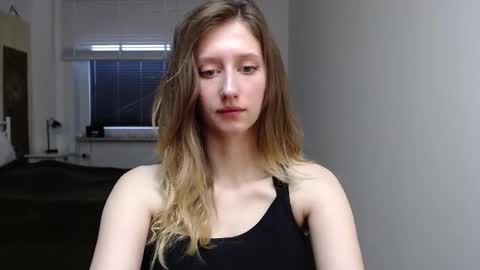 Snapshot of luna_xsensual chatting on 22, 9, 2025 L U N A  online show from 22, 9, 2025