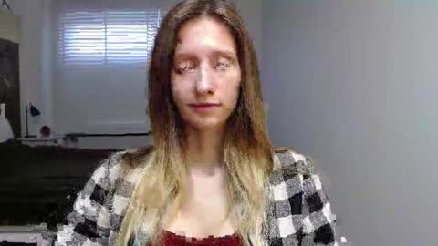 Snapshot of luna_xsensual chatting on 3, 10, 2025 L U N A  online show from 3, 10, 2025