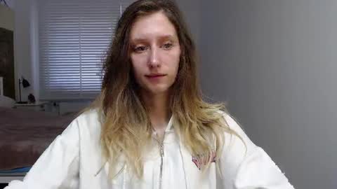 Snapshot of luna_xsensual chatting on 6, 10, 2025 L U N A  online show from 6, 10, 2025