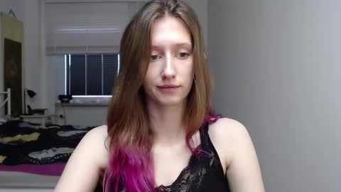 L U N A  online show from 12, 11, 2025