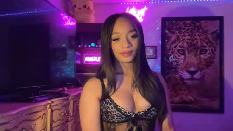 Snapshot of lunaa_11 chatting on 27, 6, 2026 lunaa_11 online show from 27, 6, 2026