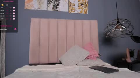 Snapshot of lunaa_lynch chatting on 15, 12, 2024 Luna  online show from 15, 12, 2024