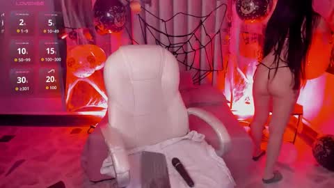 Snapshot of lunaa_lynch chatting on 18, 10, 2025 Luna  online show from 18, 10, 2025