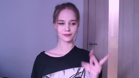 Snapshot of lunaaa_amour chatting on 12, 3, 2025 Luna online show from 12, 3, 2025