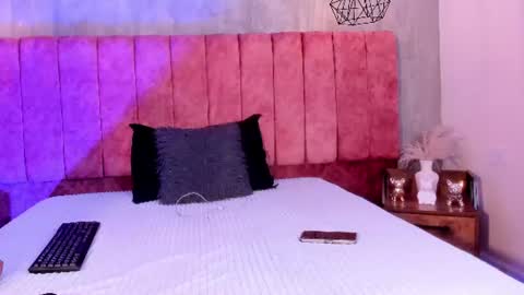 luna arias online show from 25, 6, 2026