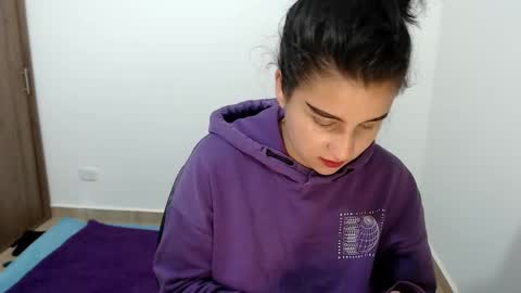 Snapshot of lunadaddy33 chatting on 29, 12, 2024 My name is luna Lovense is active my orgasms in your hands Give me more pleasure and make me cum PVT IS OPEN online show from 29, 12, 2024