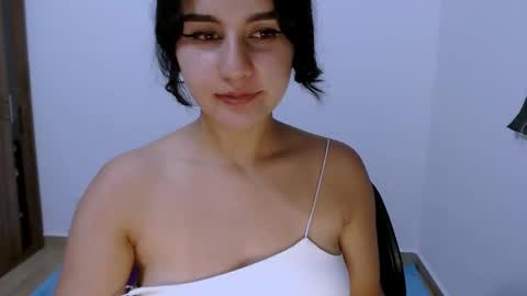 Snapshot of lunadaddy33 chatting on 11, 1, 2025 My name is luna Lovense is active my orgasms in your hands Give me more pleasure and make me cum PVT IS OPEN online show from 11, 1, 2025