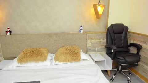 LUNA  online show from 5, 12, 2025