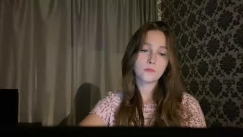 Snapshot of lunafeather chatting on 15, 6, 2026 lunafeather online show from 15, 6, 2026