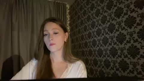 Snapshot of lunafeather chatting on 20, 6, 2026 lunafeather online show from 20, 6, 2026