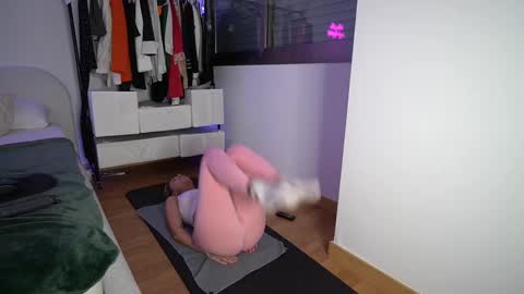 Laura online show from 27, 2, 2025