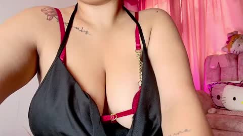 Snapshot of lunaira_deep chatting on 7, 4, 2026 Scarleet online show from 7, 4, 2026