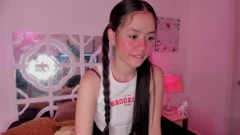 Luna Lasman  online show from 24, 1, 2025