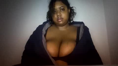 lunamoth00 online show from 10, 2, 2026