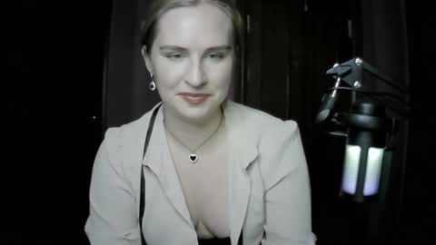 Snapshot of lunamystique_ chatting on 16, 10, 2025 lunamystique_ online show from 16, 10, 2025