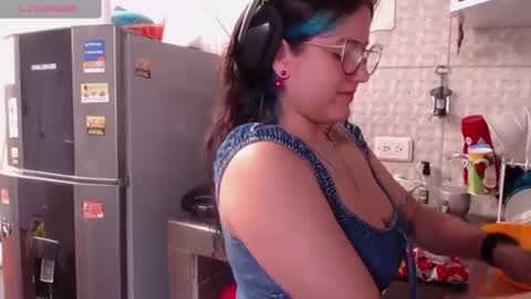 Snapshot of lunapalmer01 chatting on 8, 7, 2026 Julieth online show from 8, 7, 2026