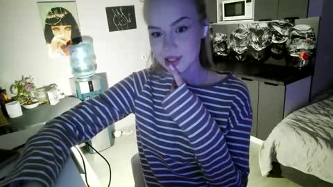 lunapeony online show from 2, 2, 2026