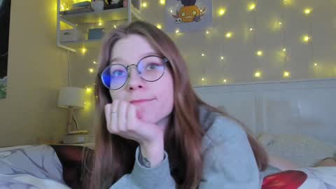 Snapshot of lunar_sofia chatting on 12, 1, 2025 Sofia online show from 12, 1, 2025