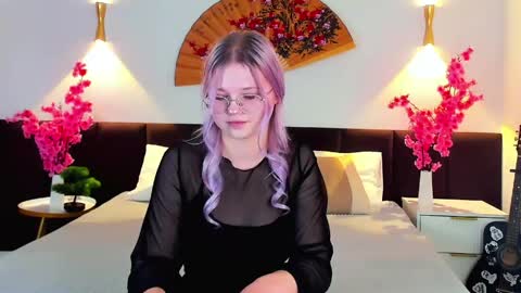 lunariafox online show from 15, 3, 2026