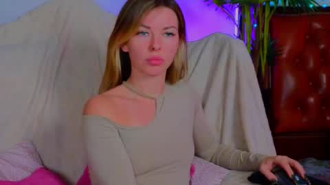 Luna Rishi online show from 5, 12, 2024