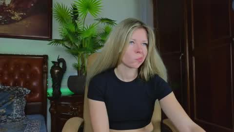 Luna Rishi online show from 11, 5, 2026