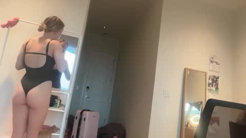 lunarose17 online show from 7, 1, 2026