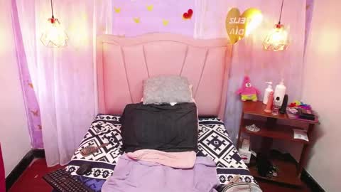 Snapshot of lunasweet_18 chatting on 11, 4, 2026 Luna online show from 11, 4, 2026