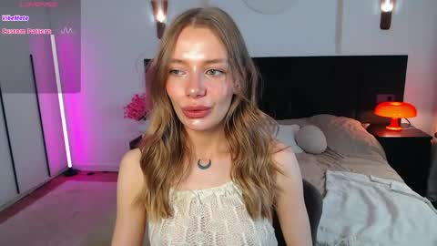 LunaticaBae online show from 10, 5, 2026