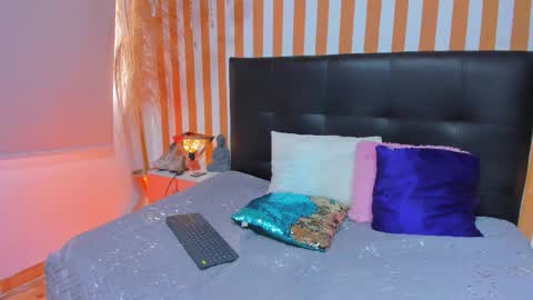 Luna Toledo online show from 22, 12, 2025